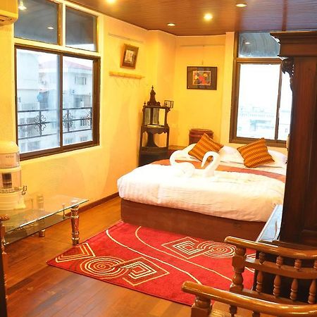 Asian Bliss Myanmar Hostel Yangon Exteriör bild